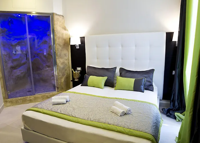 Holidays Boutique 4*